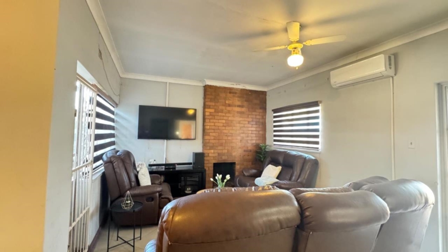 3 Bedroom Property for Sale in Beaconsfield Northern Cape